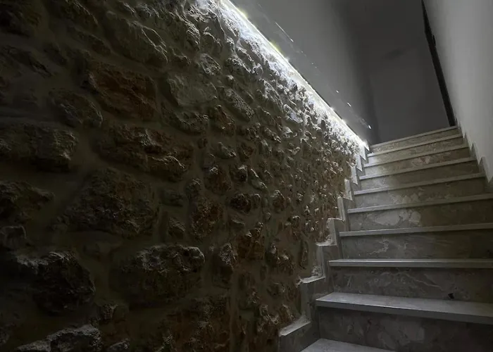 Pensión A Cantunera O Castieddu Naro