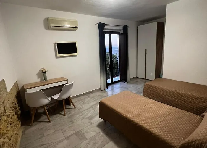 Pensión A Cantunera O Castieddu Naro